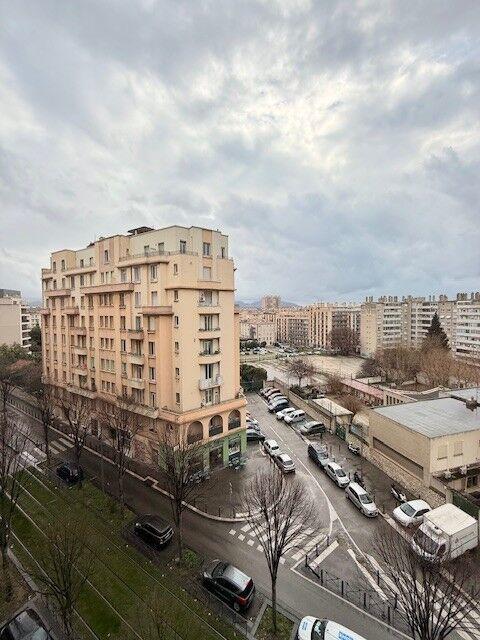 Appartement - 80 m² - 5 pièces