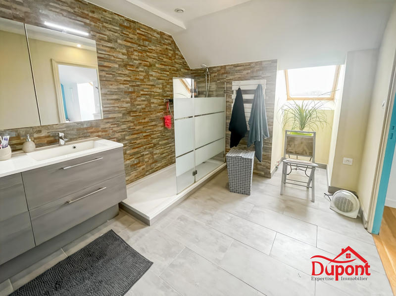 Maison traditionnelle - 168 m² - 7 pièces