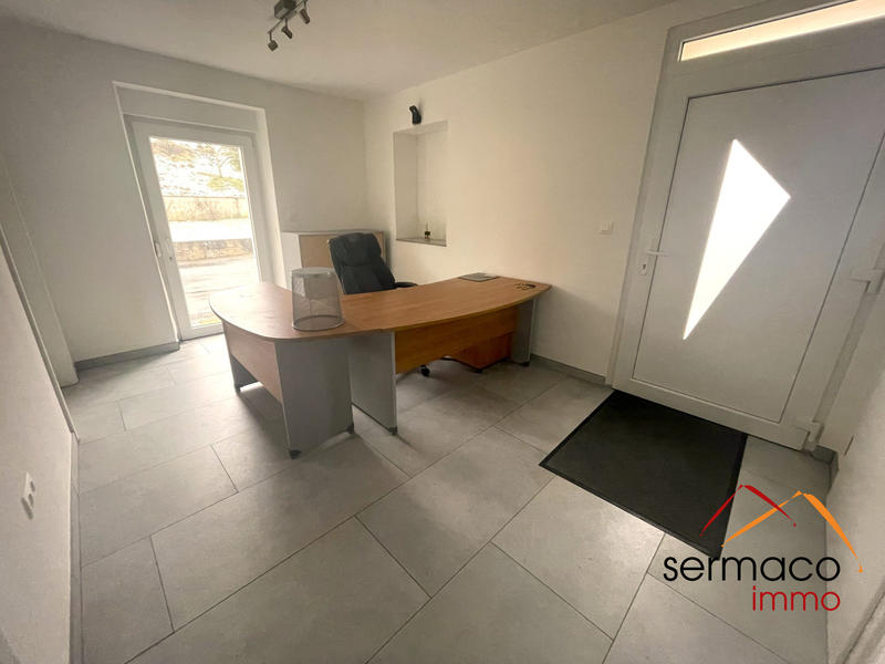 Local commercial - 94 m² - 4 pièces