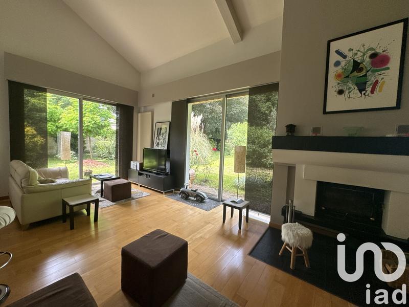 Maison - 245 m² - 9 pièces