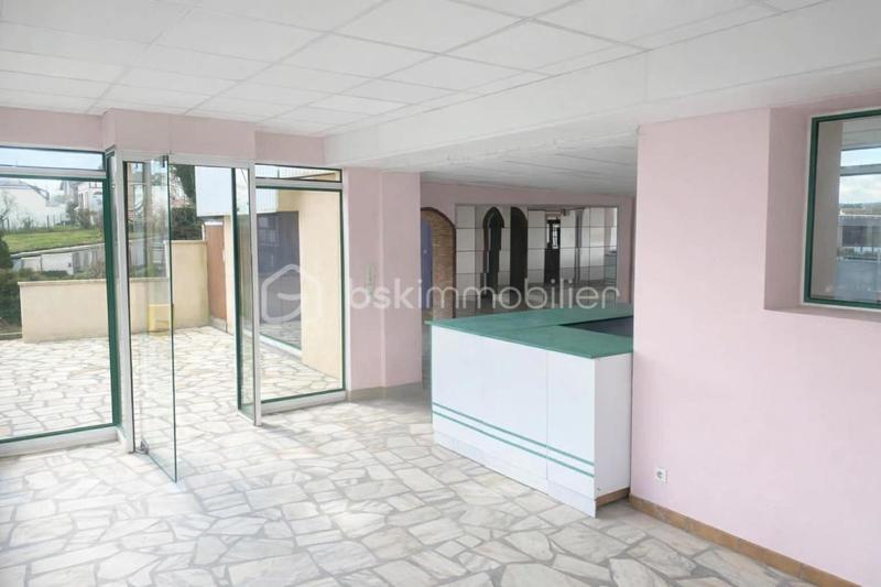 Local commercial - 90 m² - 6 pièces