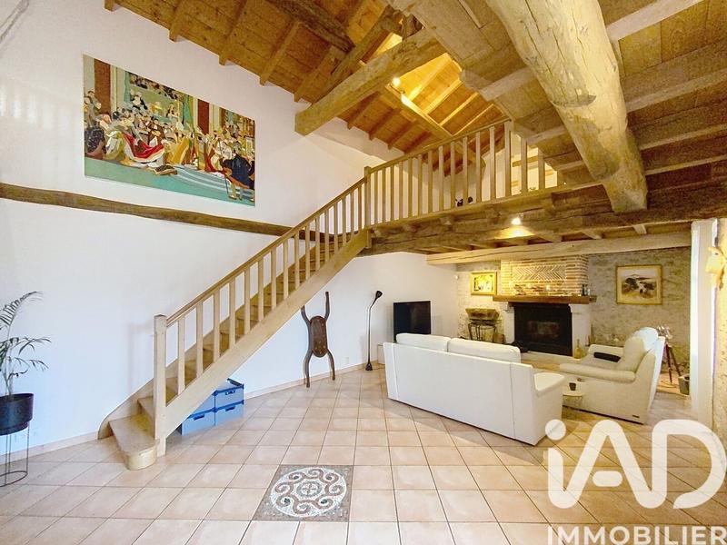 Maison - 210 m² - 6 pièces