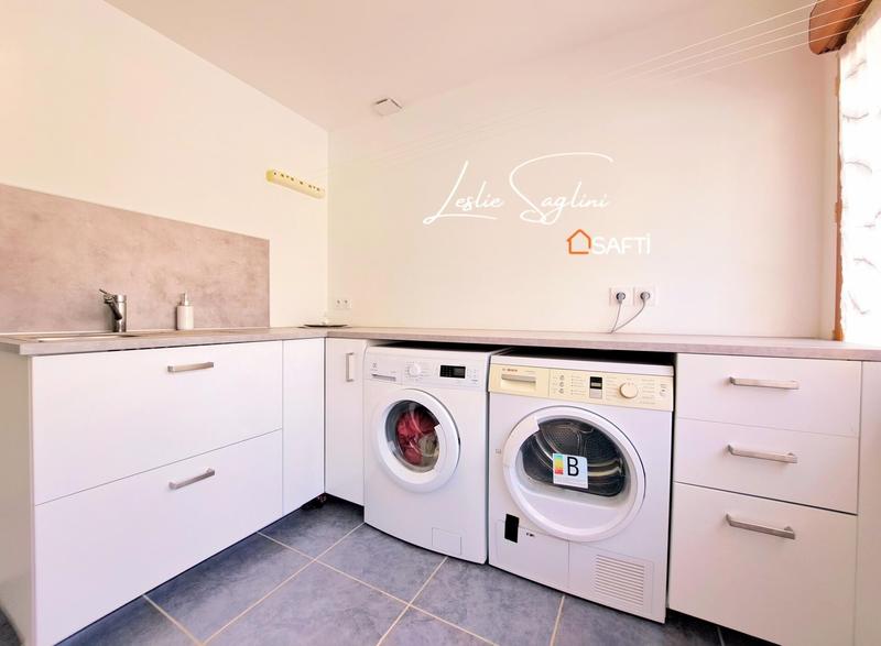 Maison - 177 m² - 8 pièces