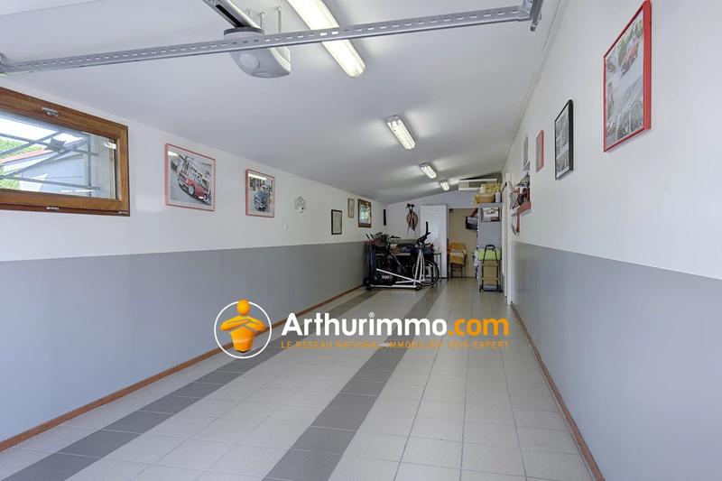 Maison - 181 m² - 6 pièces