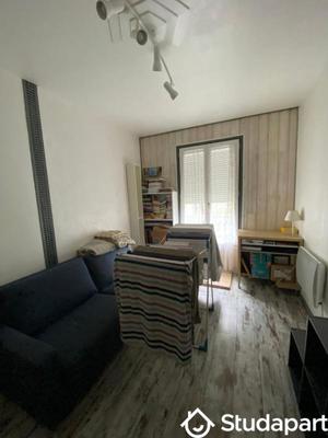 Chambre - 10 m² - 1 pièce