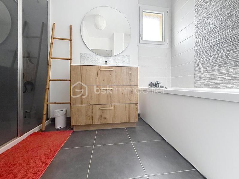 Maison - 102 m² - 5 pièces