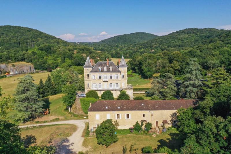 Château - 460 m² - 14 pièces