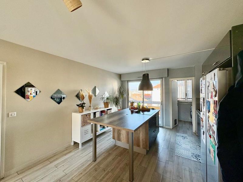 Appartement - 77 m² - 3 pièces