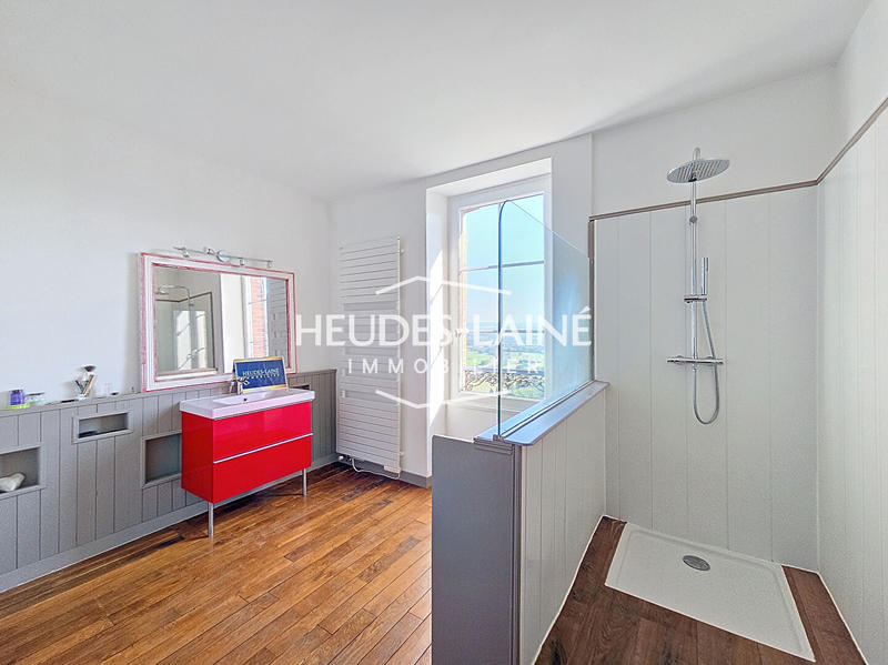 Maison - 215 m² - 7 pièces