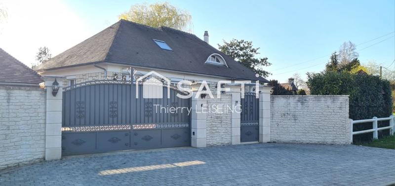 Maison - 220 m² - 7 pièces