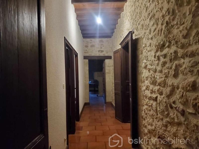 Corps de ferme - 365 m² - 10 pièces