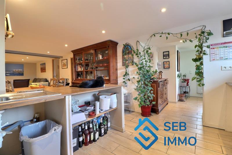 Local commercial - 202 m² - 7 pièces