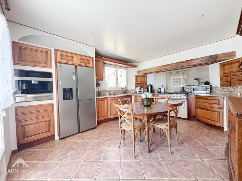 Maison - 212 m² - 5 pièces