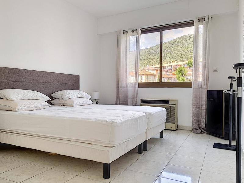 Appartement - 99 m² - 3 pièces