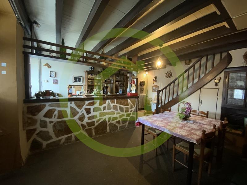 Maison - 185 m² - 8 pièces