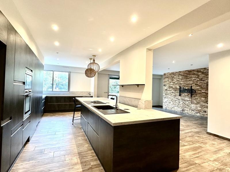 Appartement - 180 m² - 5 pièces