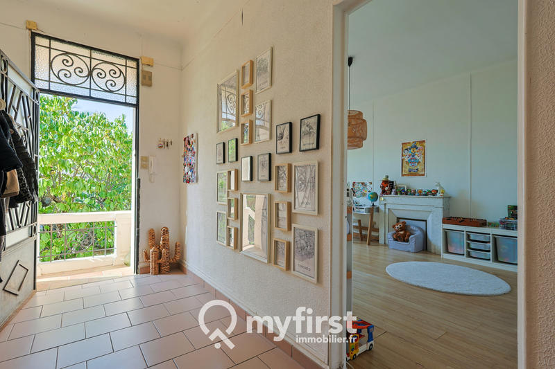 Maison - 202 m² - 6 pièces