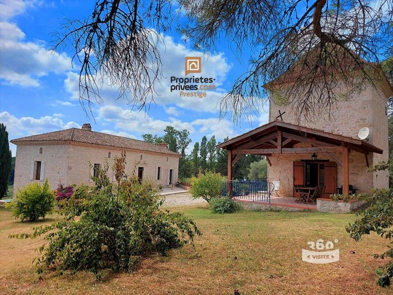 Demeure - 920 m² - 12 pièces