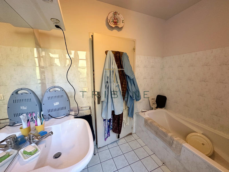 Maison - 203 m² - 6 pièces