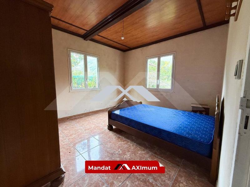 Maison - 400 m² - 10 pièces