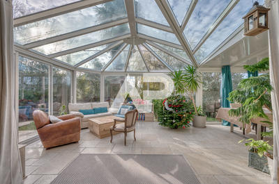 Maison - 266 m² - 7 pièces