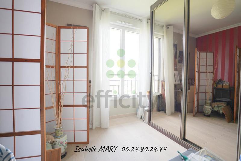 Appartement - 90 m² - 3 pièces
