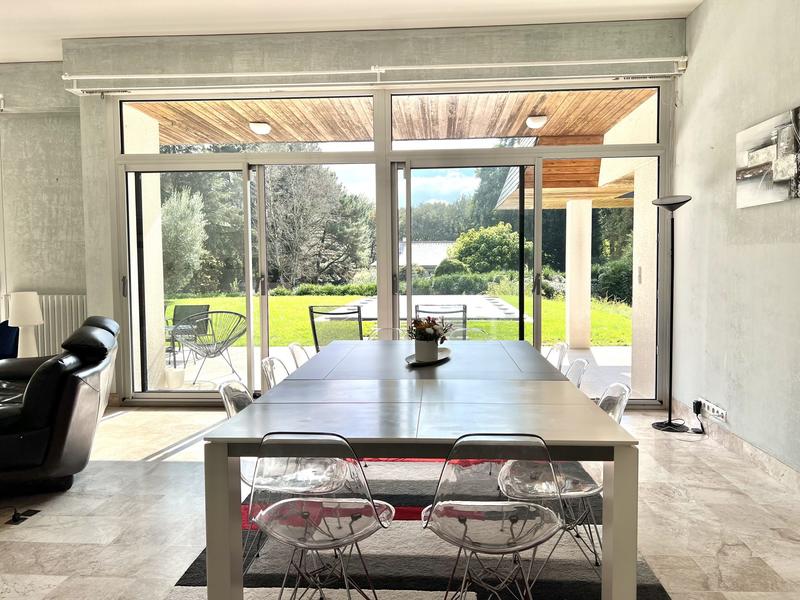 Maison - 371 m² - 9 pièces