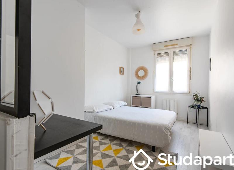 Chambre - 12 m² - 1 pièce