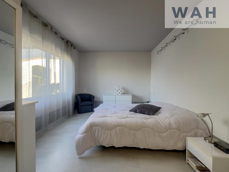 Villa - 220 m² - 5 pièces