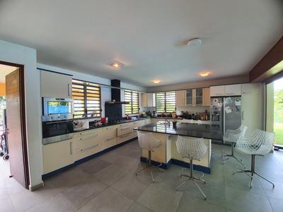 Maison d'architecte - 280 m² - 6 pièces