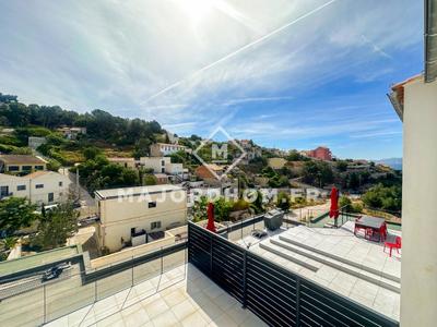 Maison - 94 m² - 4 pièces