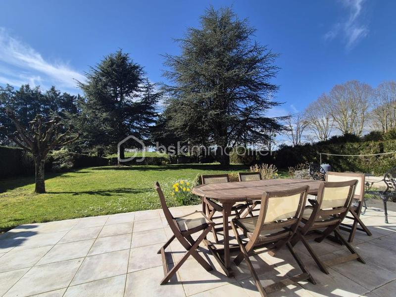 Maison traditionnelle - 136 m² - 6 pièces