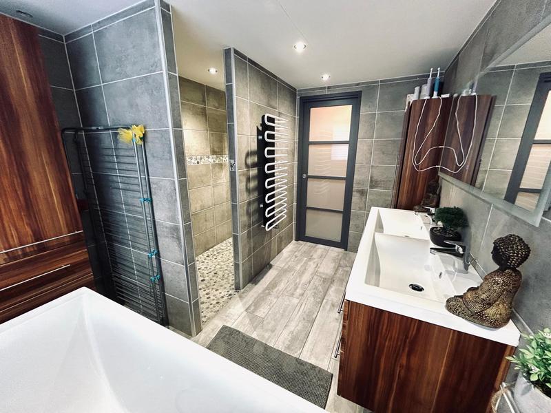 Maison - 165 m² - 7 pièces