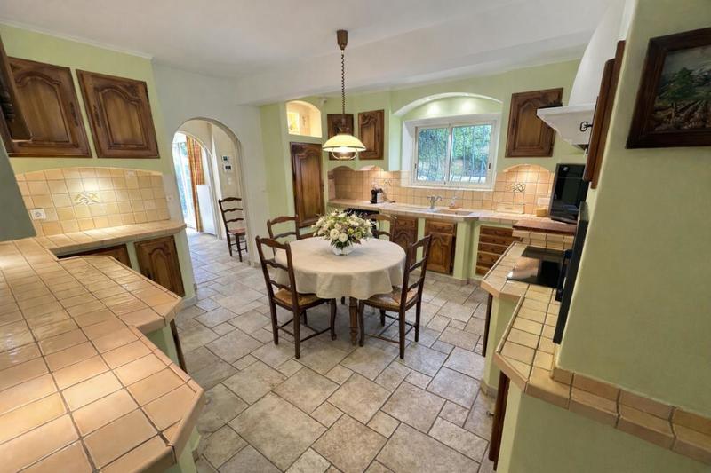 Villa - 293 m² - 8 pièces