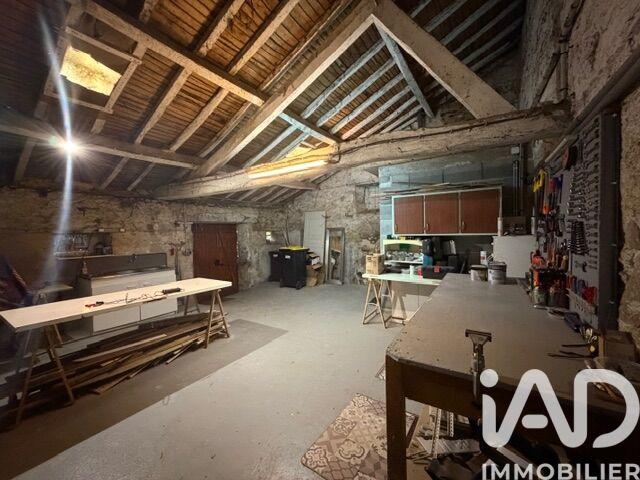 Maison - 224 m² - 7 pièces