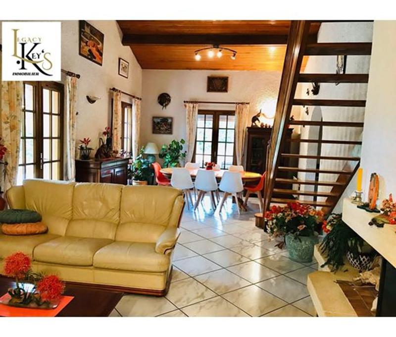 Maison traditionnelle - 166 m² - 5 pièces