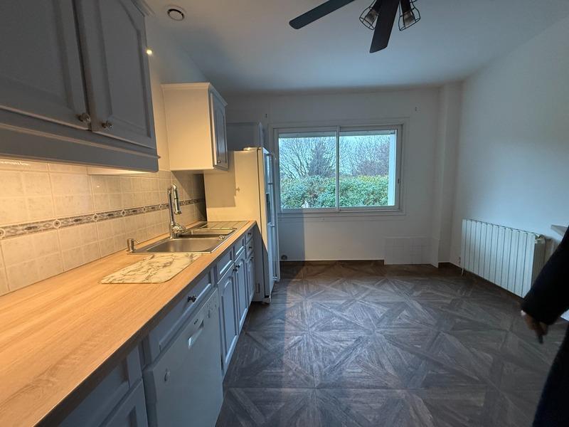 Maison - 307 m² - 18 pièces