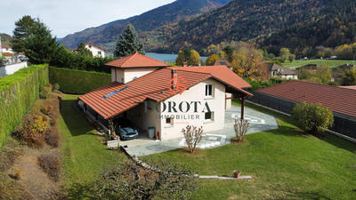 Maison traditionnelle - 162 m² - 5 pièces