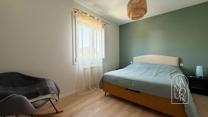 Maison traditionnelle - 193 m² - 9 pièces