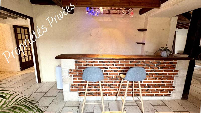 Maison - 20 m² - 8 pièces