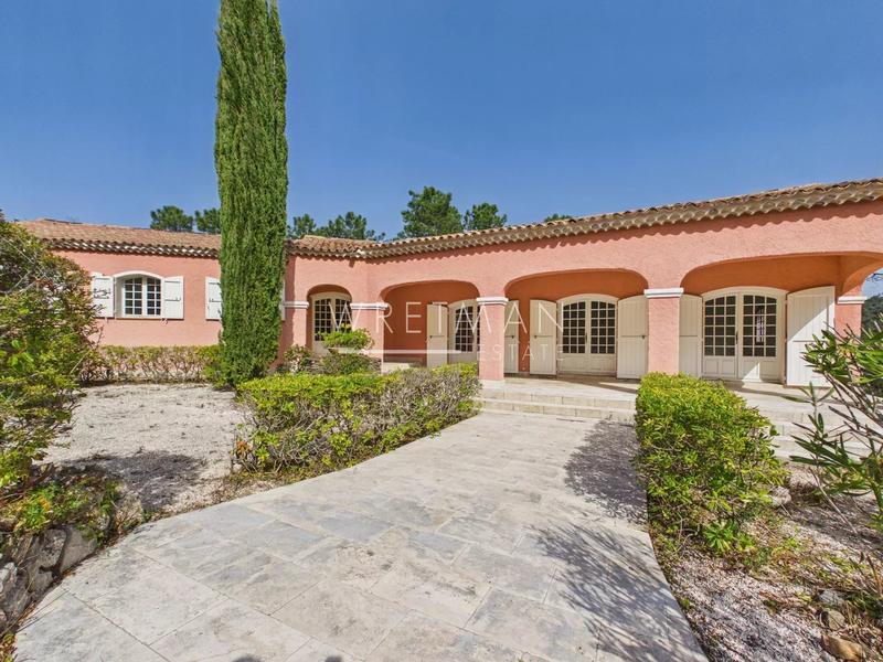 Propriété - 366 m² - 11 pièces