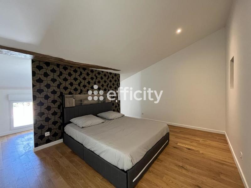 Maison - 180 m² - 7 pièces