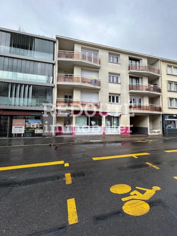 Local commercial - 97 m² - 3 pièces