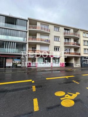 Local commercial - 97 m² - 3 pièces