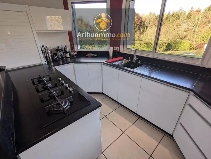 Maison - 201 m² - 7 pièces