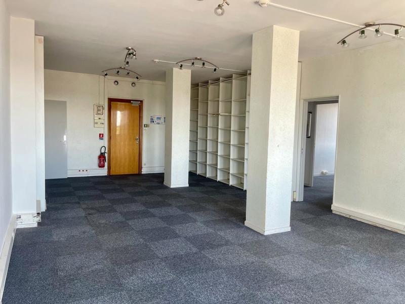 Bureau - 104 m² - 4 pièces