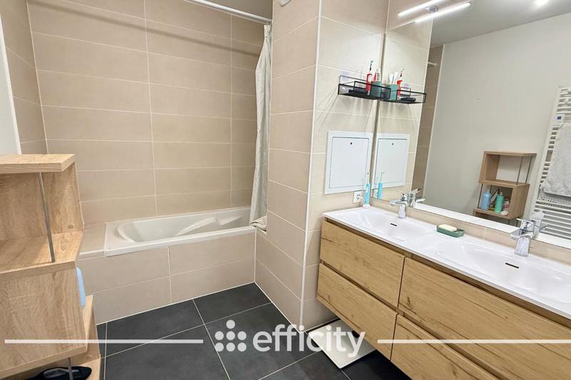 Appartement - 81 m² - 4 pièces