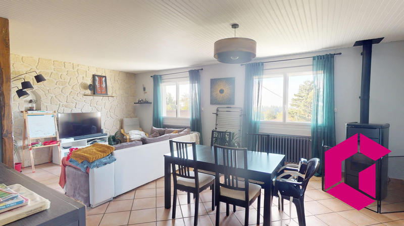 Maison - 90 m² - 4 pièces