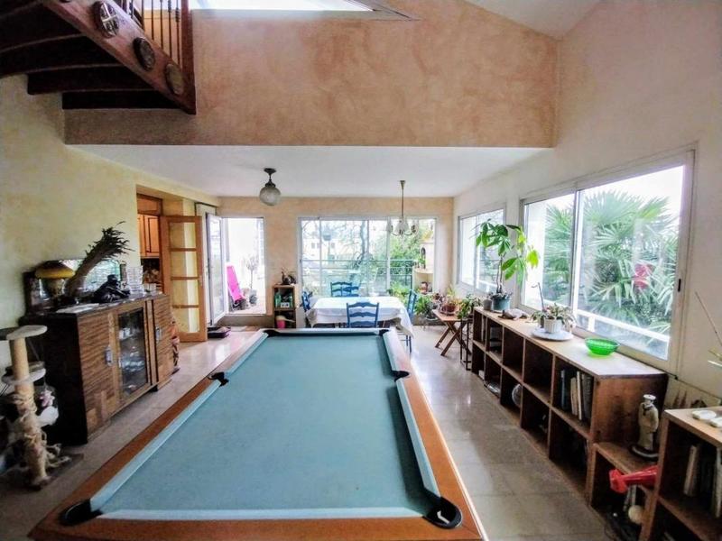 Maison - 346 m² - 15 pièces