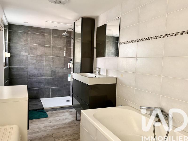 Maison de ville - 100 m² - 5 pièces